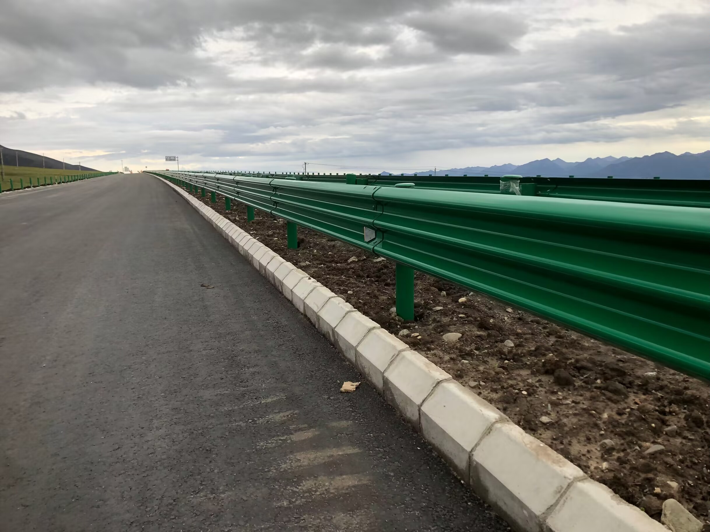 隆昌县乡村公路波形护栏高速公路波形护栏 - 推荐
